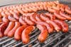 Würstchen auf dem Wurstbräter