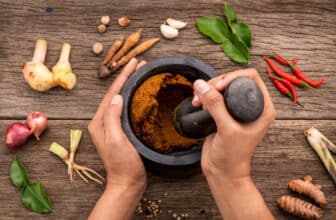 Herstellung von Currypaste