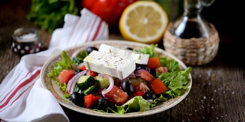 Griechische Küche neu entdeckt: Verwendung von griechischem Oregano und Basilikum