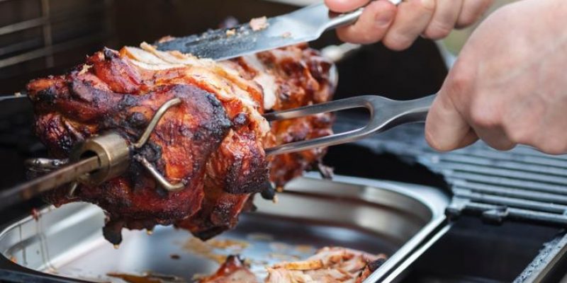 Top Gasgrills mit Rotisserie 2023 / 2024