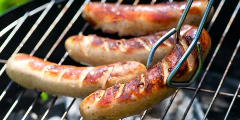Wie lange muss man eine Bratwurst grillen?