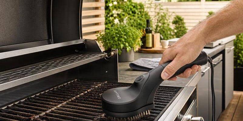 Elektrische Grillbürste als sinnvolles Zubehör für BBQ, Grillen, Smoken und die Outdoorküche